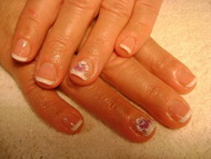 manikűr tip festőzselével